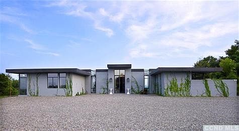 2nd image of 79 Dogwood Dr