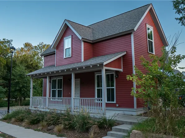 313 E 10th St, Fayetteville, AR 72701