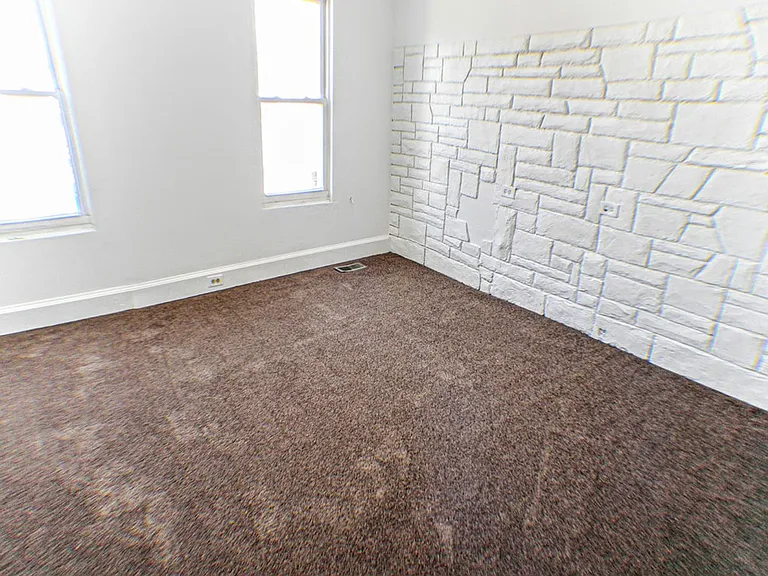 1535 S Hicks St — Photo 18