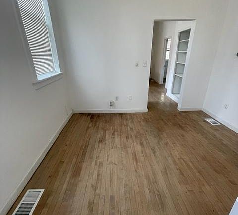 3rd image of 2827 N Central Park Ave APT 1R