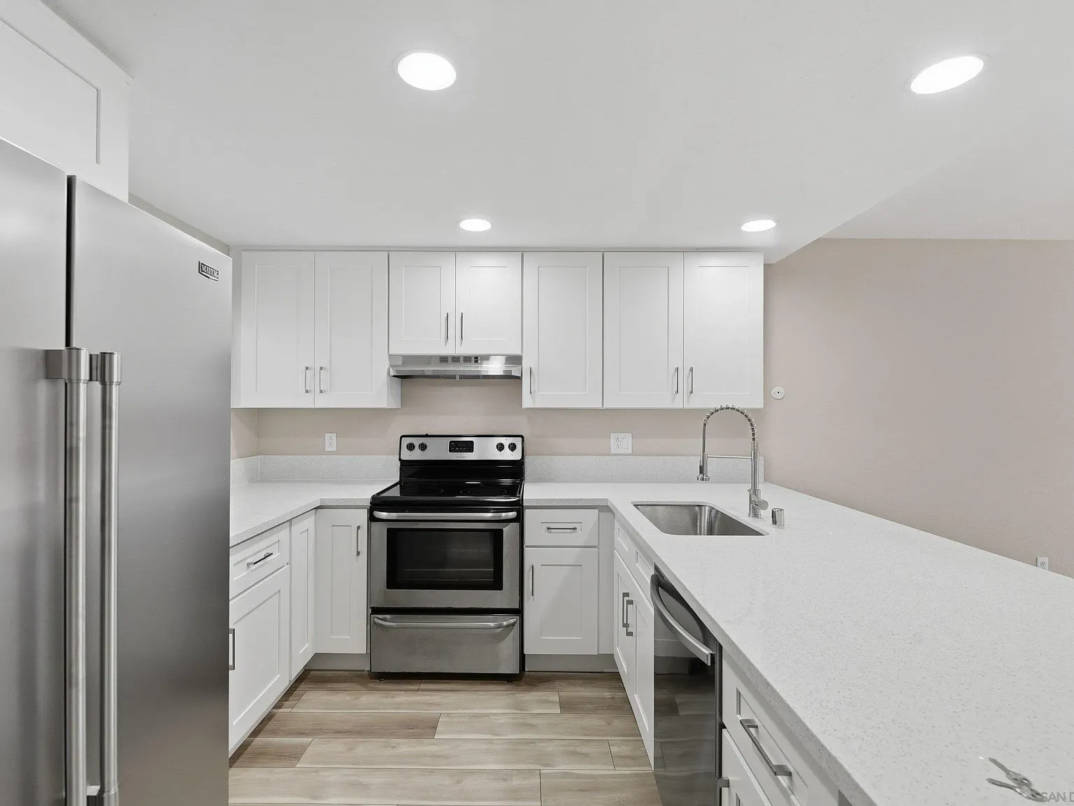 Lake Murray Terrace Condominiums — Photo 2
