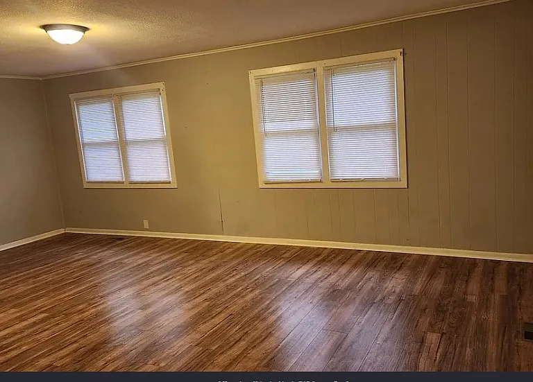 161 W Wadsworth Cir — Photo 5