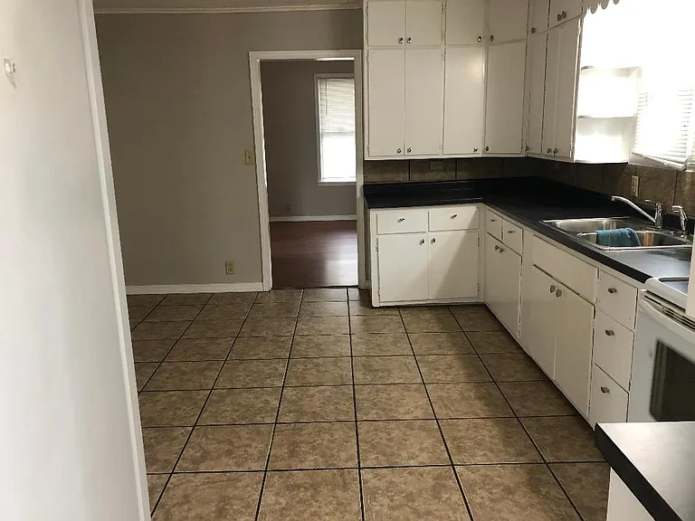 403 McKinley Ave — Photo 5