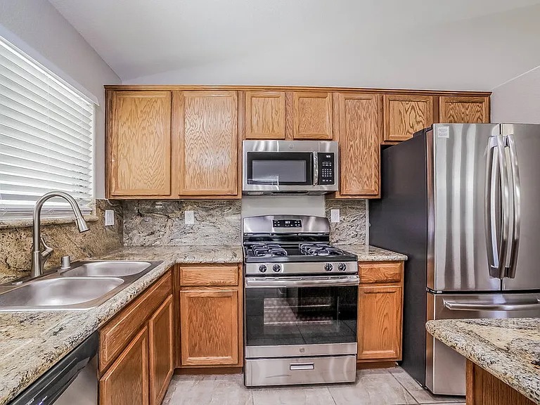 1825 Midnight Wind Ave — Photo 7