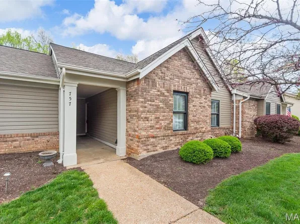 757 Windy Ridge Dr APT B, Ballwin, MO 63021