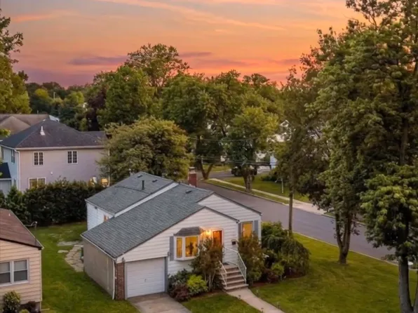 330 Isabella Ave, Staten Island, NY 10306