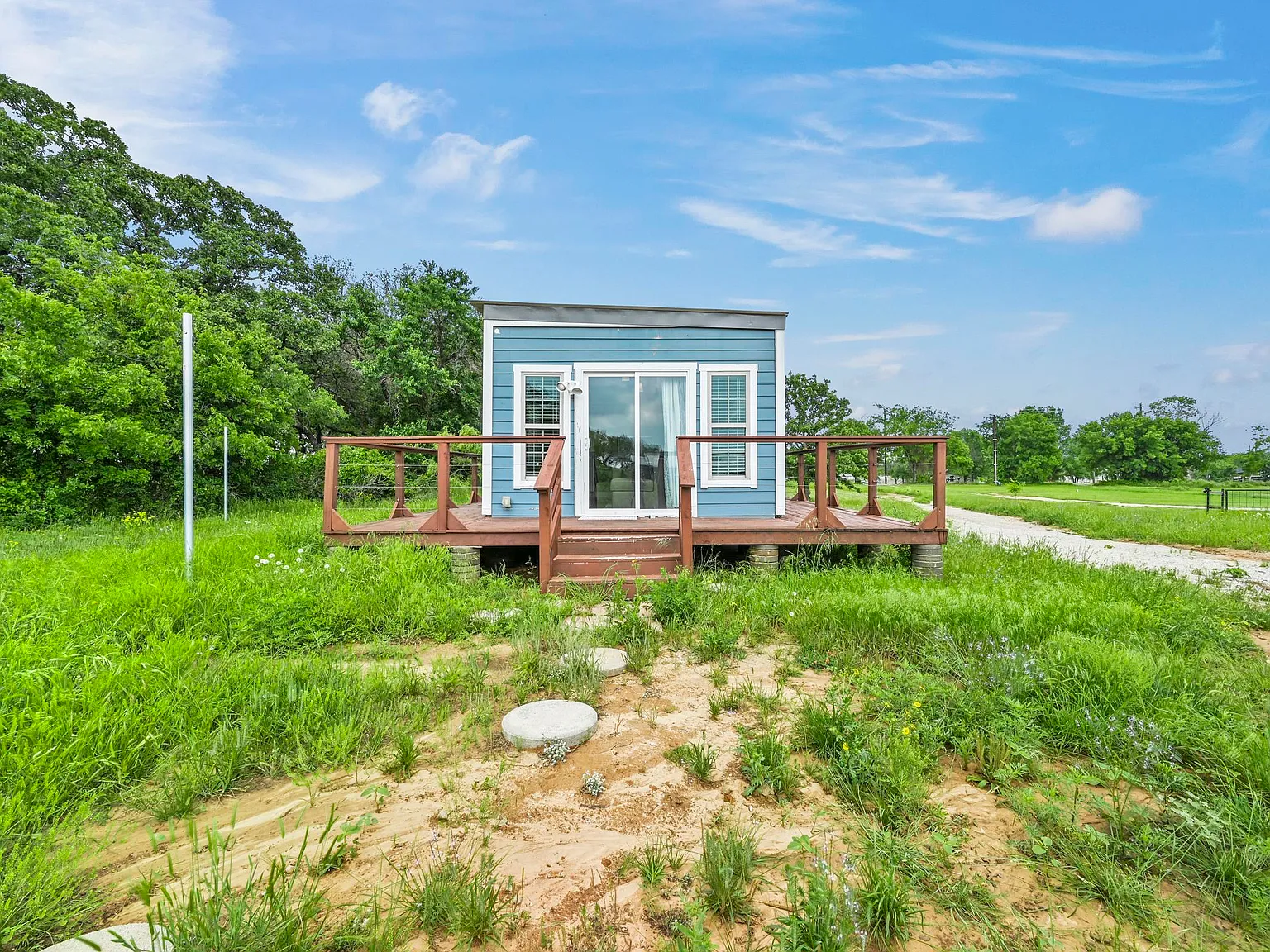 1 bed, 300 sqft, $1,100 — Photo 1