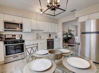 1009 Washington Ave APT B, Largo, FL 33770