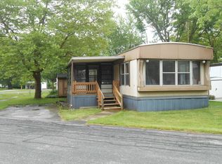 26 Woodhurst Ln, Yoder, IN 46798