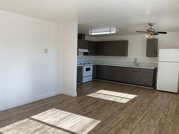 2nd image of 1629 Holly Dr APT 16