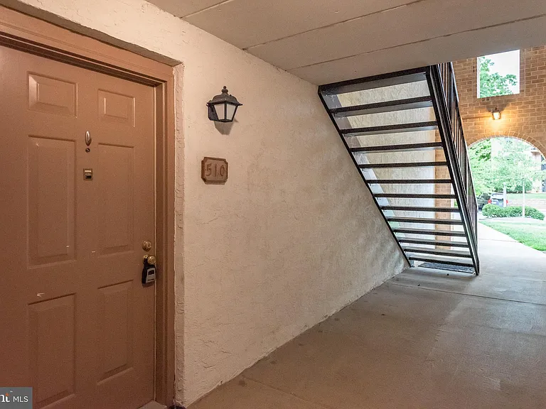 510 Washington Pl #10 — Photo 28