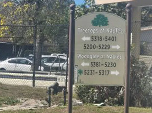 5296 Treetops Dr, Naples, FL