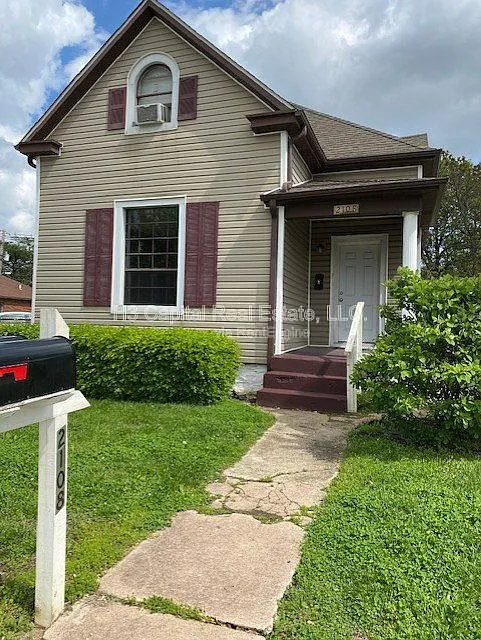 2 bed, 1.0 bath, $895 — Photo 1
