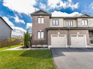 135 Hardcastle Dr #1, Cambridge, ON N1S0B6