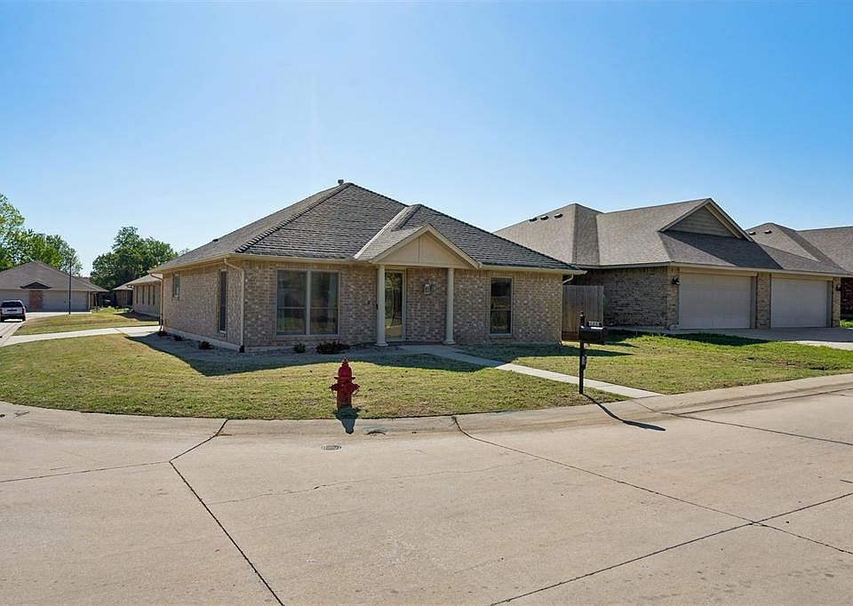 1st image of 4300 Stonehaven Dr