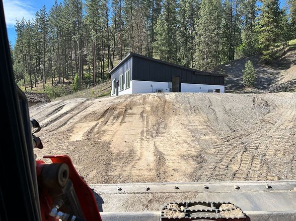 1937 Highway 395 S