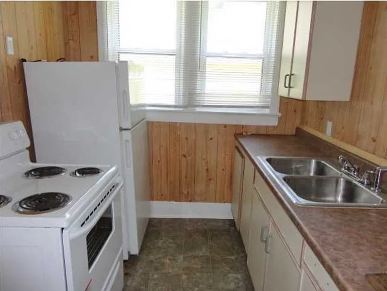 2 bed, 1.0 bath, 900 sqft, $1,250 — Photo 3