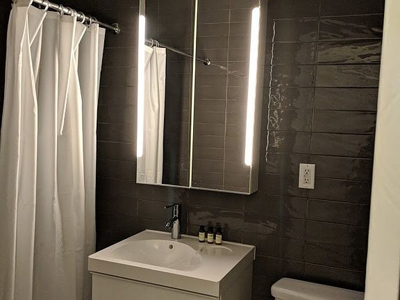 5th image of 151 E 38th St APT 2C