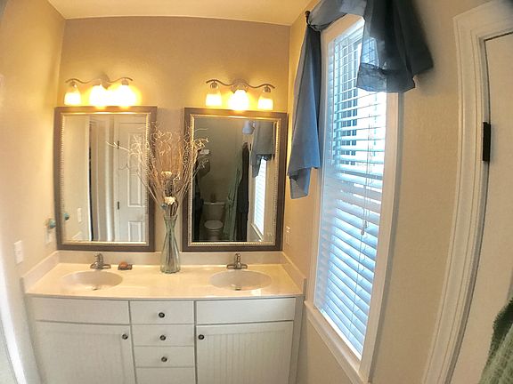 Double Vanity Master Bath 