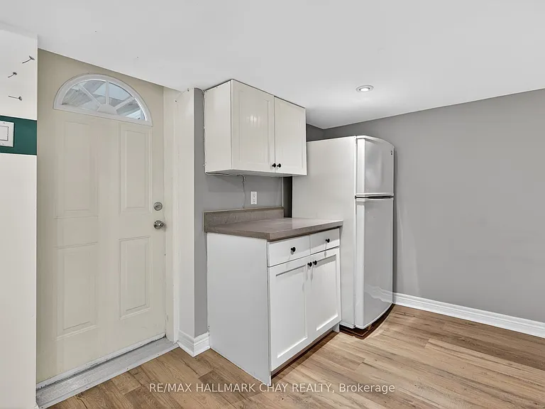 45 Caledonia Rd #LOWER — Photo 7