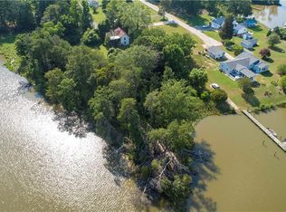 182 Fork Creek Ln, Urbanna, VA 23175