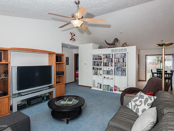 3rd image of 3728 Grandessa Dr