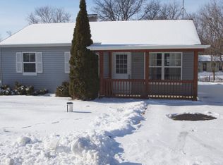 35 Della St, Crystal Lake, IL 60014