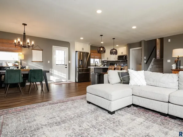 3009 S Holly Ave, Sioux Falls, SD 57105