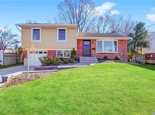 6 Northumberland Rd, Jericho, NY 11753