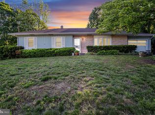 2415 Pine Grove Rd, York, PA 17403