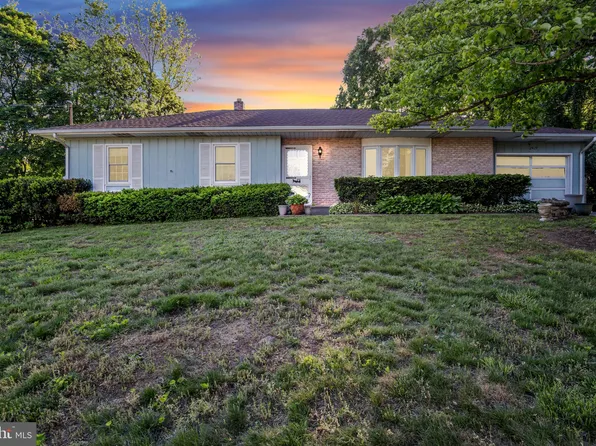 2415 Pine Grove Rd, York, PA 17403