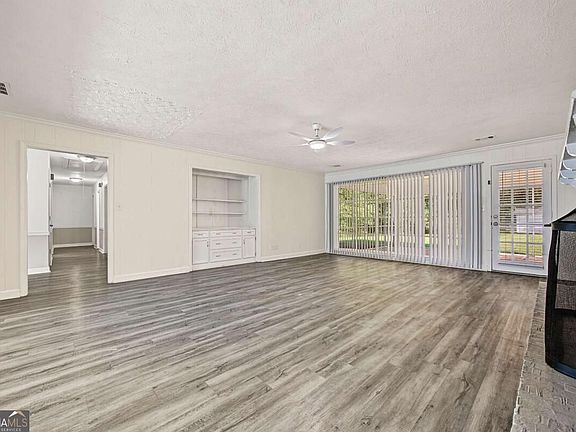 3rd image of 875 Hickory Oak Holw