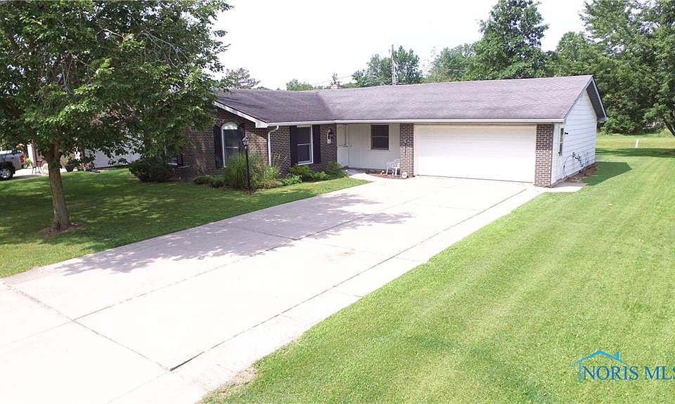 1st image of 1624 Woodhurst Dr
