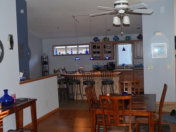 5th image of 25 Park Ln Unit 11