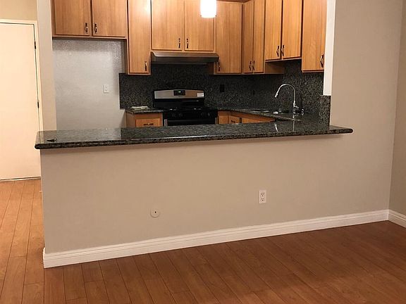 4th image of 310 N Jackson St APT 121
