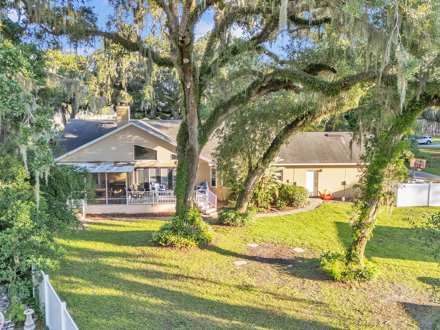 3 bed, 2126 sqft, $2,700 — Photo 3