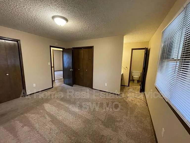 1359 S John Ave — Photo 11