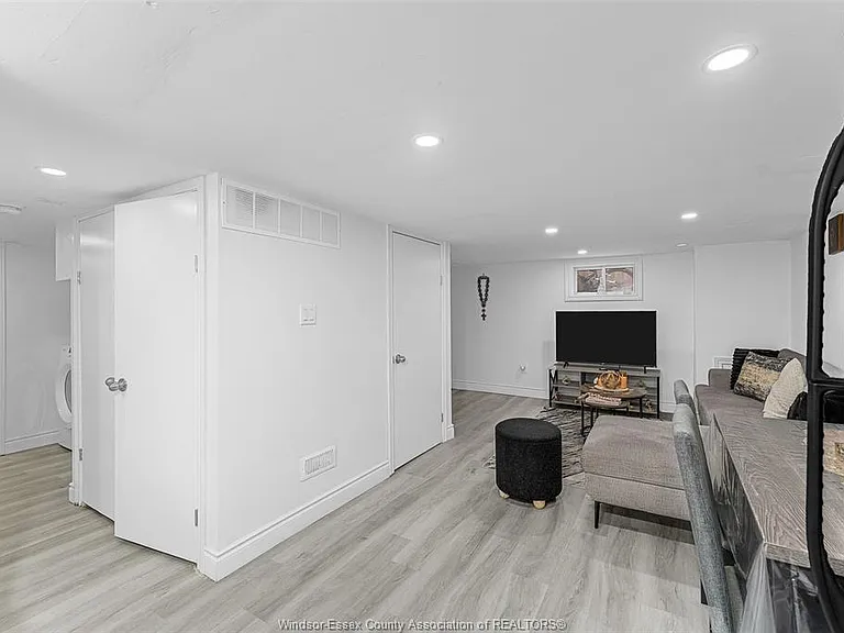 1771 Windermere Rd — Photo 25