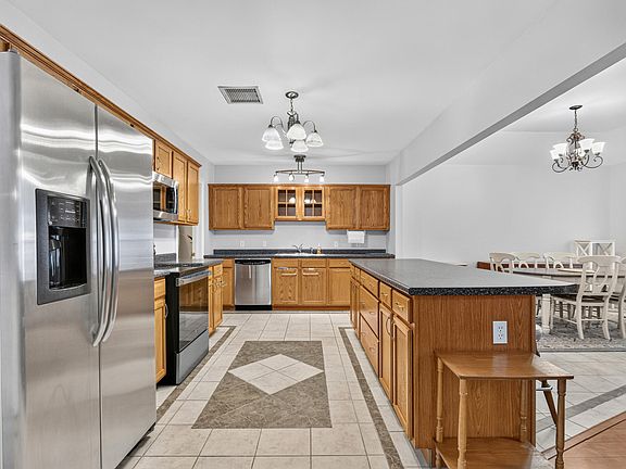 5th image of 53 Kavanaugh Road #53