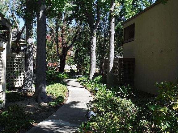 4th image of 439 Alberto Way Unit A204