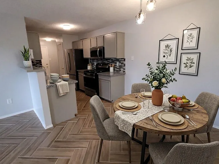 1306 York Castle Dr #B — Photo 6