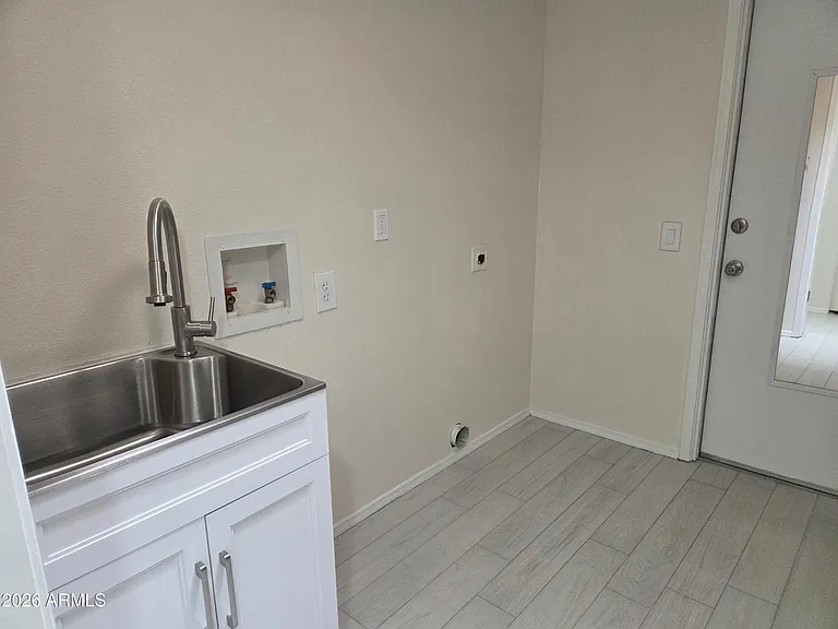 10214 E Watford Way — Photo 15