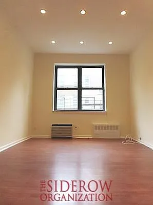 Rented by Siderow Residential Group | media 6