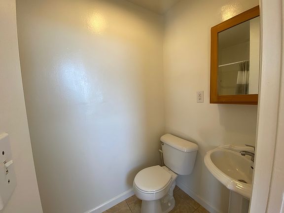 4th image of 227 9th St APT 44