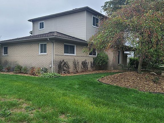 2nd image of 53684 Briar Dr