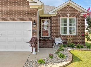 665 Village Creek Dr, Bowling Green, KY 42101