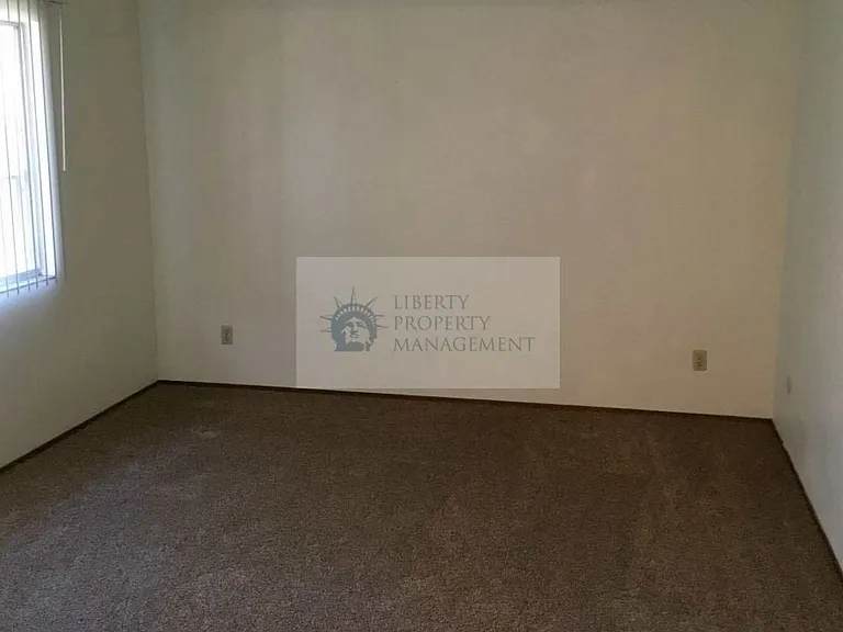 625 Mayflower St — Photo 12