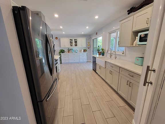 3rd image of 1615 W Plana Avenue
