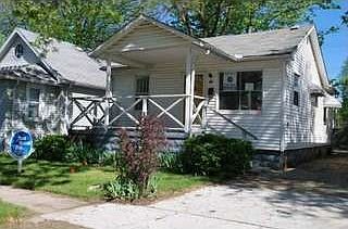 2nd image of 38 W Evelyn Ave