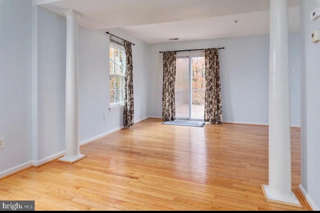 4 bed, 3.5 bath, 1976 sqft, $3,500 — Photo 3